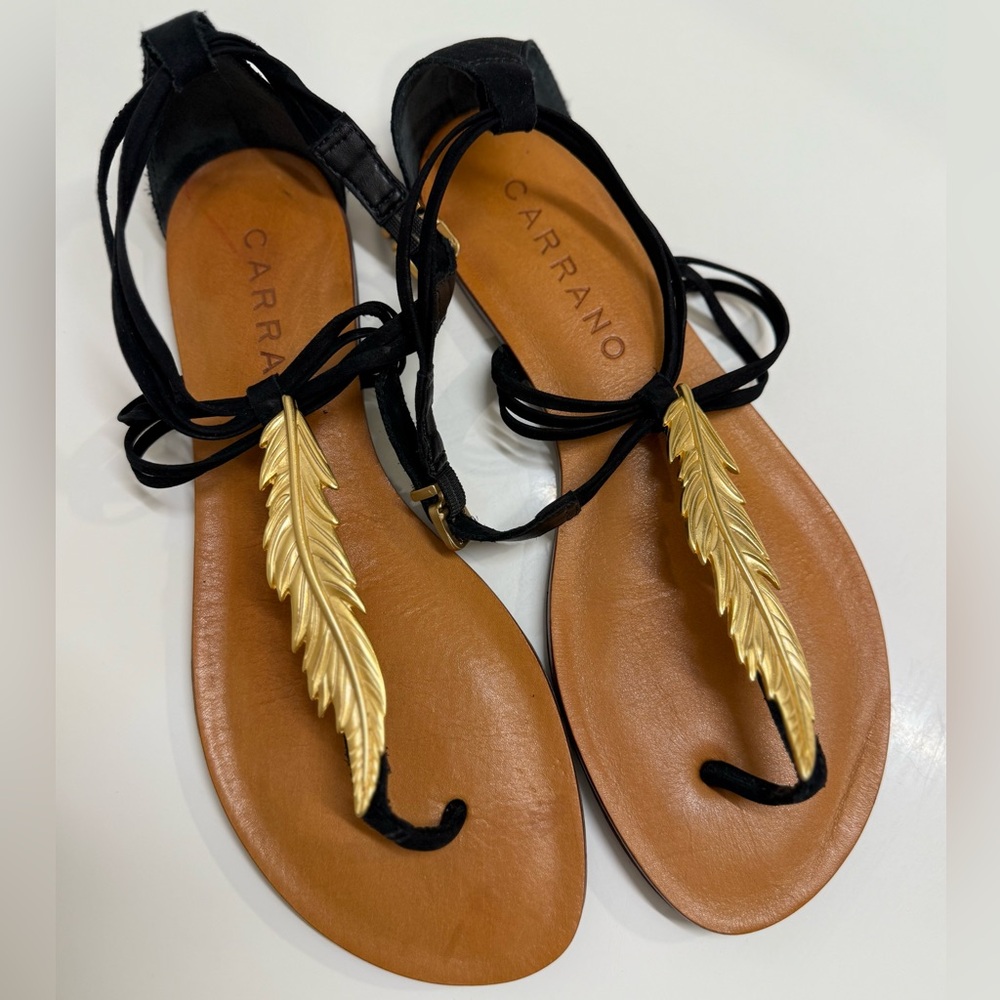 Carrano MADE IN BRAZIL Black Flat Leather Thong Sandals, Feather Design, Size 8